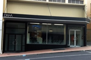 Blue glass, shop window, Mavi cam, Dükkan camı, 0532 245 00 78