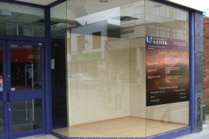 Blue glass, shop window, Mavi cam, Dükkan camı, 0532 245 00 78